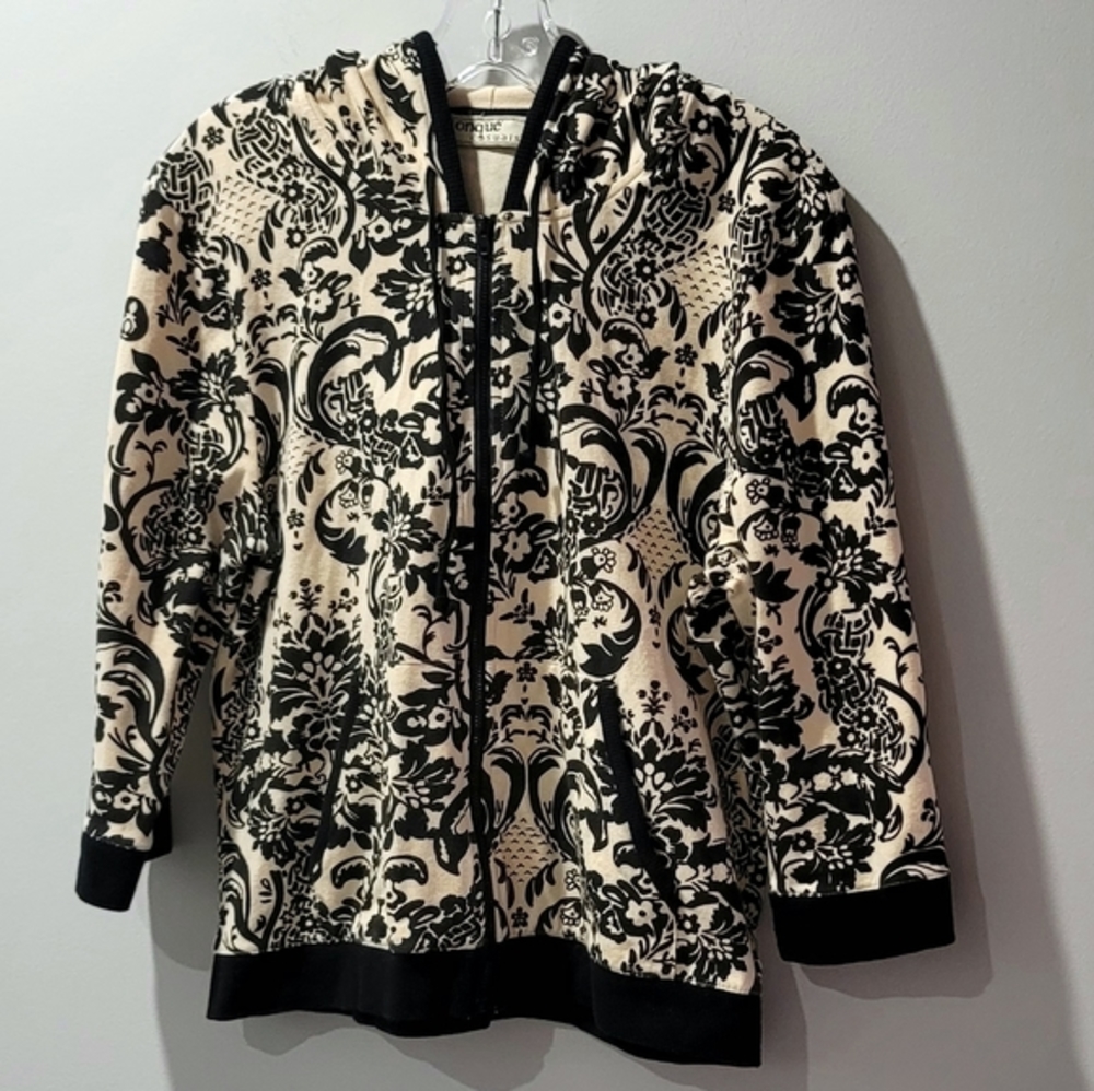 Onque Casuals Women's Full Zip Hoodie Size M